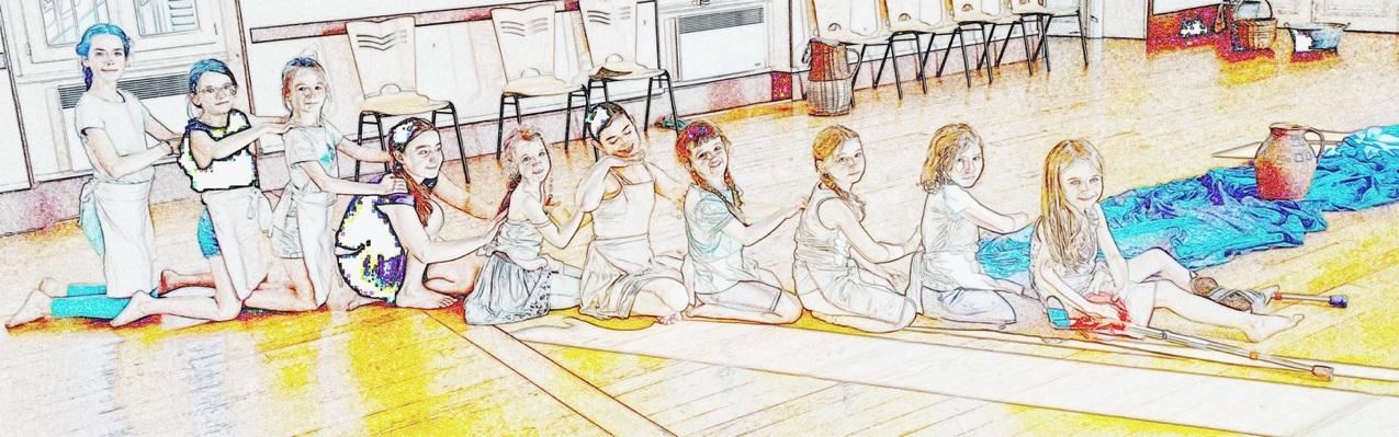 Enfants pendant l'atelier Le corps en mouvement